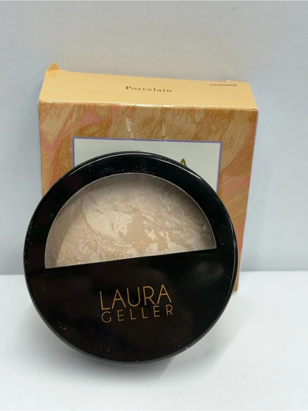 Laura Geller Baked Balance-N-Brighten Foundation Porcelain 0.32 oz 9g NIB